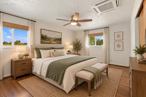 Bedroom - 19002 W Niles Ln, Redding, CA 96002 photo 1 of 6