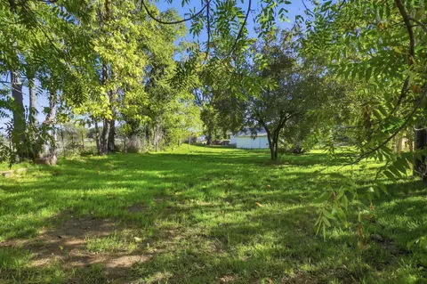 Exterior - 19002 W Niles Ln, Redding, CA 96002 photo 7 of 22