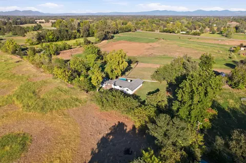View/Area - 19002 W Niles Ln, Redding, CA 96002 photo 3 of 4