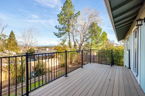 Exterior - 1230 Whistling Dr, Redding, CA 96003 photo 2 of 4