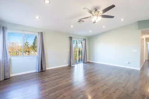 Living - 1230 Whistling Dr, Redding, CA 96003 photo 4 of 4