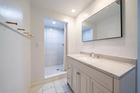 Bath - 8064 Churn Creek Rd, Redding, CA 96002 photo 1 of 3