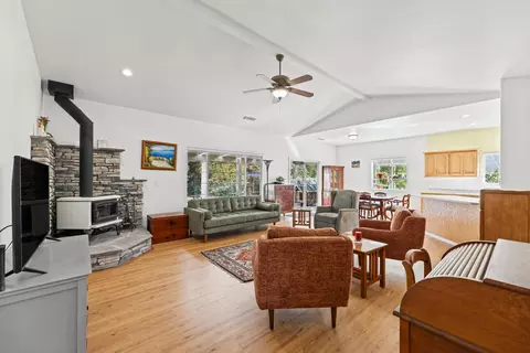 Living - 6787 Hemlock St, Redding, CA 96001 photo 1 of 4