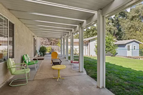 Exterior - 6787 Hemlock St, Redding, CA 96001 photo 4 of 12