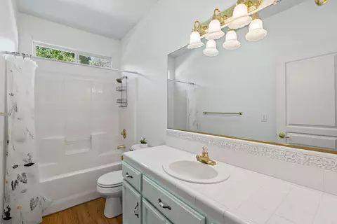 Bath - 6787 Hemlock St, Redding, CA 96001 photo 2 of 2