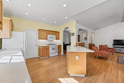 Kitchen - 6787 Hemlock St, Redding, CA 96001 photo 1 of 3