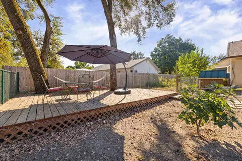 Exterior - 6787 Hemlock St, Redding, CA 96001 photo 10 of 12