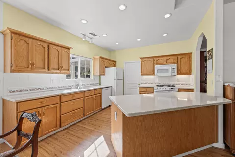 Kitchen - 6787 Hemlock St, Redding, CA 96001 photo 2 of 3