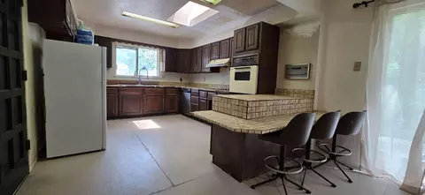Kitchen - 17841 Wildwood Rd, Hayfork, CA 96041 photo 1 of 2