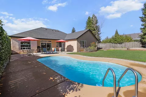 547 Casa Buena St, Redding, CA 96003 photo 38