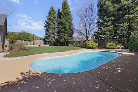 547 Casa Buena St, Redding, CA 96003 photo 45