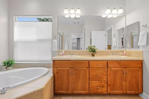 547 Casa Buena St, Redding, CA 96003 photo 25