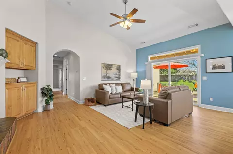 547 Casa Buena St, Redding, CA 96003 photo 19