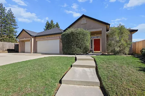 547 Casa Buena St, Redding, CA 96003 photo 4