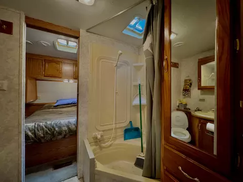 Bath - 114 Rodeo Way #D, Ruth, CA 95552 photo 3 of 4