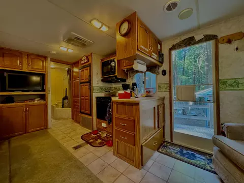 Kitchen - 114 Rodeo Way #D, Ruth, CA 95552 photo 4 of 5