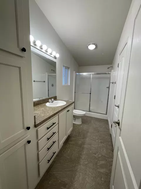 Bath - 2016 Morgan Hill Rd, Hayfork, CA 96041 photo 1 of 4