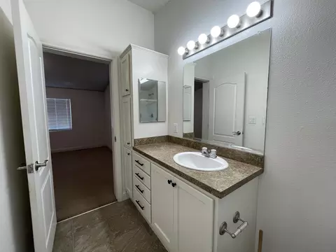 Bath - 2016 Morgan Hill Rd, Hayfork, CA 96041 photo 2 of 4
