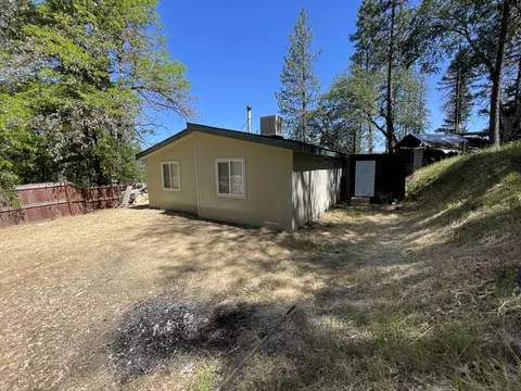 Exterior - 2016 Morgan Hill Rd, Hayfork, CA 96041 photo 5 of 12