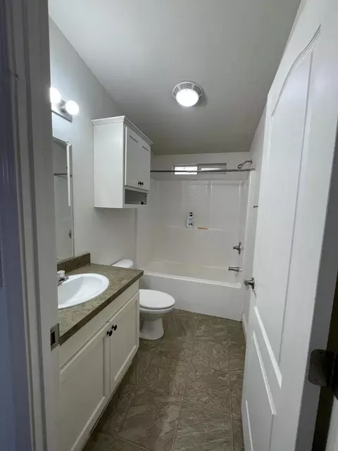 Bath - 2016 Morgan Hill Rd, Hayfork, CA 96041 photo 3 of 4