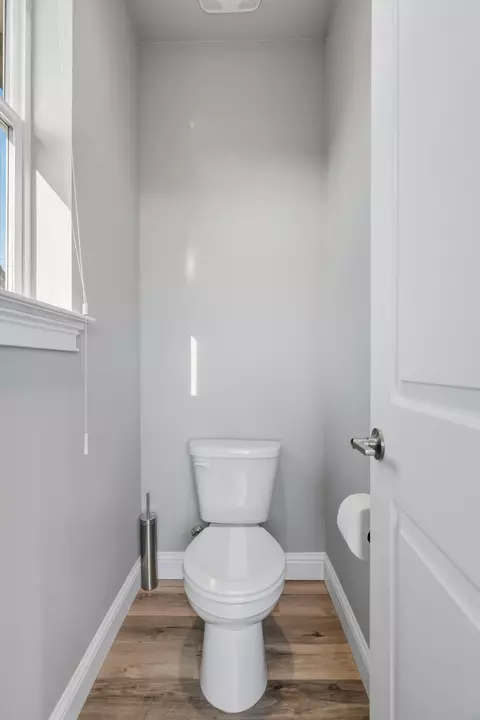 Bath - 3509 Old Lantern Dr, Redding, CA 96003 photo 4 of 5