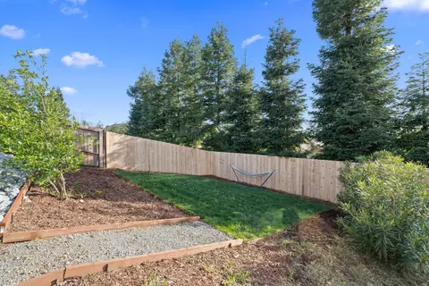 Exterior - 3509 Old Lantern Dr, Redding, CA 96003 photo 6 of 6