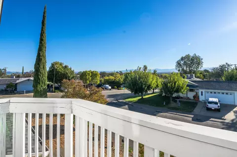 Exterior - 3700 Mchale St, Redding, CA 96001 photo 5 of 11