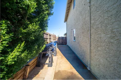 707 Alamine Dr, Redding, CA 96003 photo 35