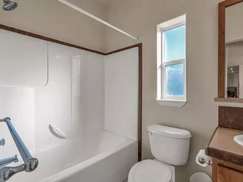 Bath - 1851 Brady Rd, Hayfork, CA 96041 photo 6 of 6