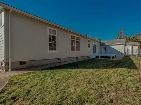 Exterior - 1851 Brady Rd, Hayfork, CA 96041 photo 4 of 11
