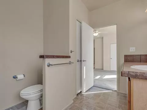 Bath - 1851 Brady Rd, Hayfork, CA 96041 photo 3 of 6