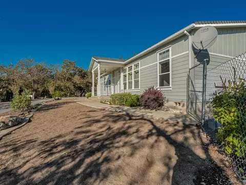 Exterior - 1851 Brady Rd, Hayfork, CA 96041 photo 5 of 11