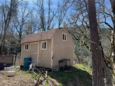 Exterior - 2150 Salt Gulch Rd, Hayfork, CA 96041 photo 2 of 6