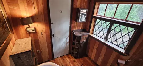 Bath - 661 Drinkwater Gulch Rd, Hayfork, CA 96041 photo 4 of 8