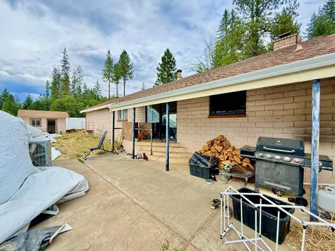 Exterior - 3191 State Highway 3, Hayfork, CA 96041 photo 4 of 14