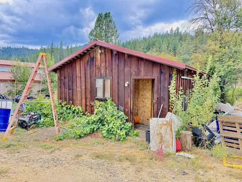Exterior - 3191 State Highway 3, Hayfork, CA 96041 photo 7 of 14