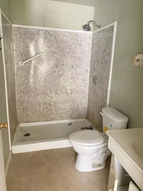 Bath - 440 Upper Moore Gulch Rd, Trinity Center, CA 96091 photo 1 of 3
