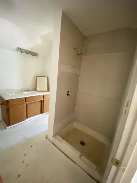 Bath - 440 Upper Moore Gulch Rd, Trinity Center, CA 96091 photo 2 of 3