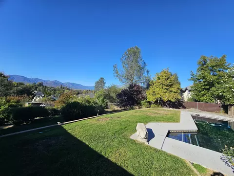 3646 Mount Ashland Ave, Redding, CA 96001 photo 2