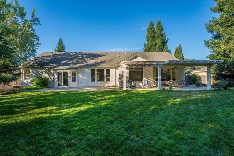 Exterior - 4571 Big Horn Dr, Redding, CA 96002 photo 11 of 22