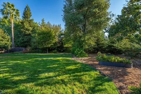 Exterior - 4571 Big Horn Dr, Redding, CA 96002 photo 16 of 22