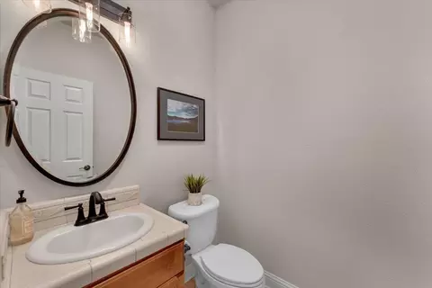 Bath - 4571 Big Horn Dr, Redding, CA 96002 photo 1 of 7