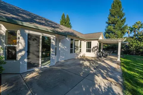 Exterior - 4571 Big Horn Dr, Redding, CA 96002 photo 18 of 22
