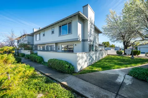 Exterior - 200 Ridgetop Dr #19, Redding, CA 96003 photo 4 of 21