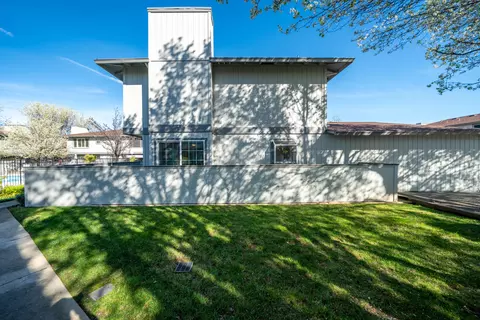 Exterior - 200 Ridgetop Dr #19, Redding, CA 96003 photo 3 of 21