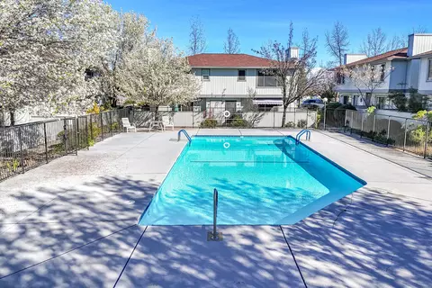 Exterior - 200 Ridgetop Dr #19, Redding, CA 96003 photo 18 of 21