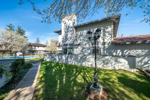 Exterior - 200 Ridgetop Dr #19, Redding, CA 96003 photo 2 of 21