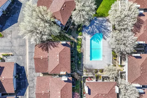 View/Area - 200 Ridgetop Dr #19, Redding, CA 96003 photo 6 of 7