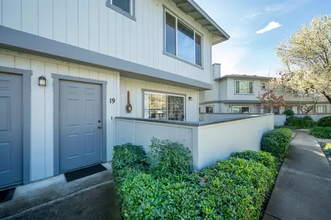 Exterior - 200 Ridgetop Dr #19, Redding, CA 96003 photo 7 of 21