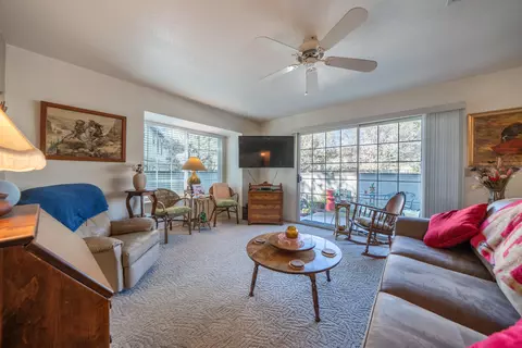 Living - 200 Ridgetop Dr #19, Redding, CA 96003 photo 2 of 4